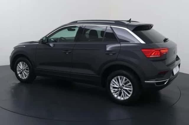 Volkswagen T-Roc (2021) thumbnail 5