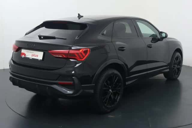 Audi Q3 (2022) thumbnail 5