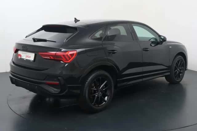Audi Q3 (2022) thumbnail 6