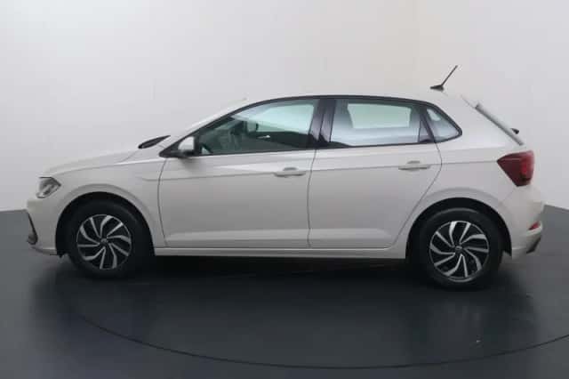 Volkswagen Polo (2023) thumbnail 2