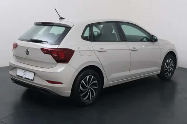 Volkswagen Polo (2023) thumbnail 5