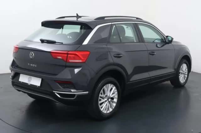 Volkswagen T-Roc (2021) thumbnail 5