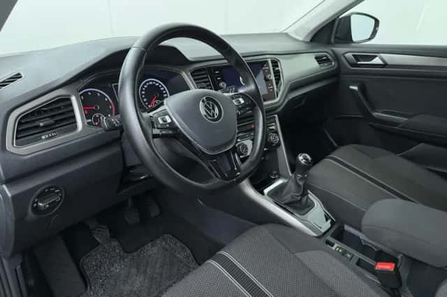 Volkswagen T-Roc (2021) thumbnail 6