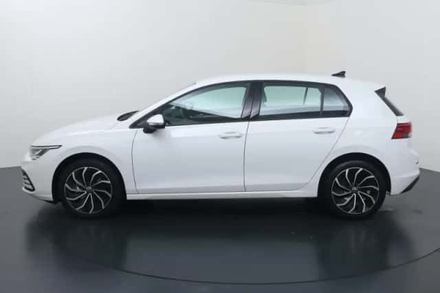 Volkswagen Golf (2020) thumbnail 2
