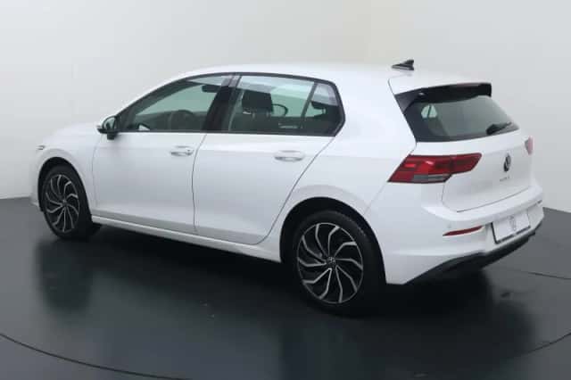 Volkswagen Golf (2020) thumbnail 4