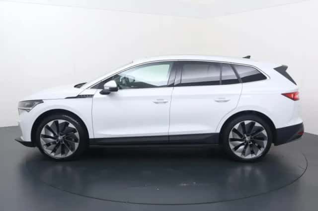 Škoda Enyaq (2021) thumbnail 3