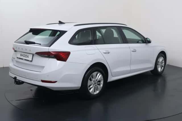 Škoda Octavia (2022) thumbnail 5