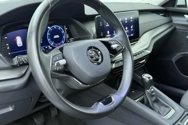 Škoda Octavia (2022) thumbnail 6