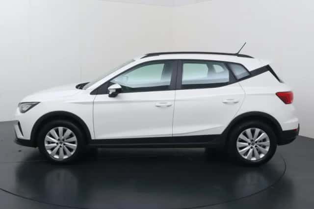SEAT Arona (2024) thumbnail 2