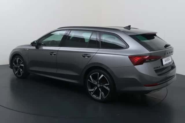 Škoda Octavia (2022) thumbnail 4