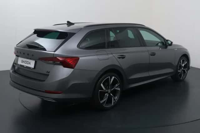 Škoda Octavia (2022) thumbnail 5