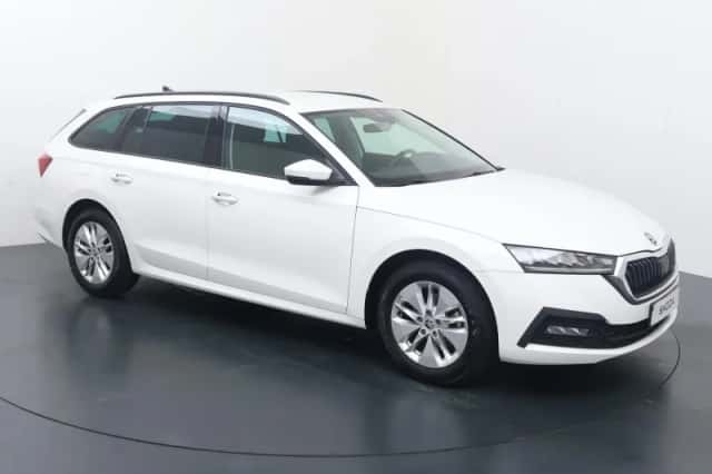 Škoda Octavia (2022) thumbnail 3