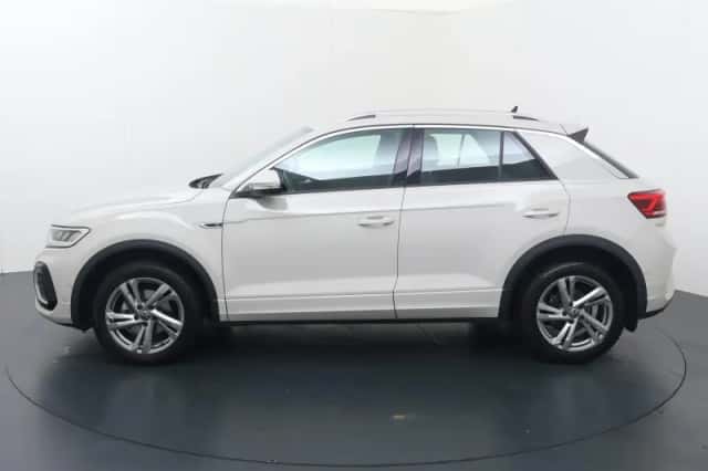 Volkswagen T-Roc (2024) thumbnail 2