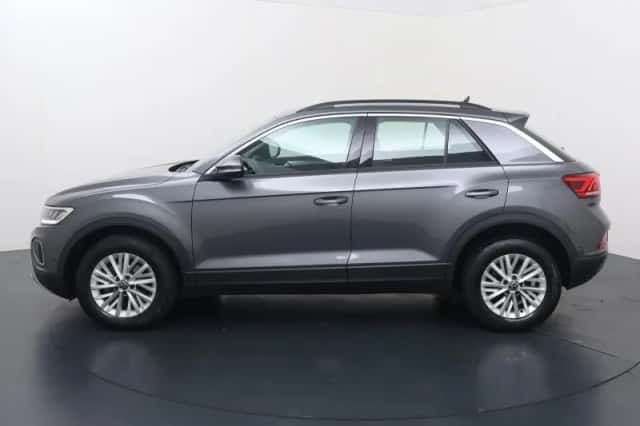 Volkswagen T-Roc (2022) thumbnail 2