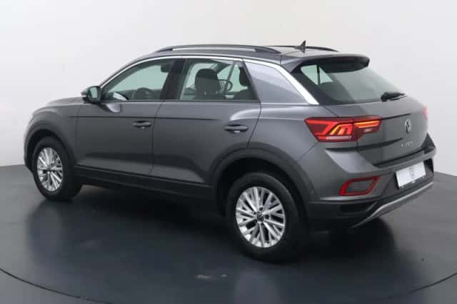 Volkswagen T-Roc (2022) thumbnail 4