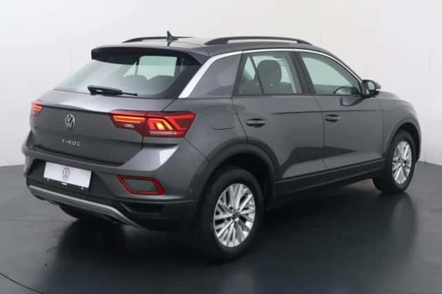 Volkswagen T-Roc (2022) thumbnail 5