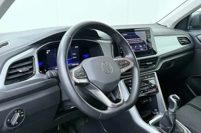 Volkswagen T-Roc (2022) thumbnail 6