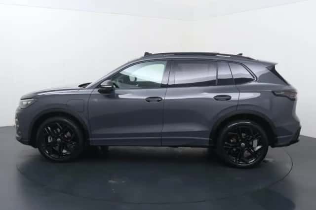 Volkswagen Tiguan (2025) thumbnail 2