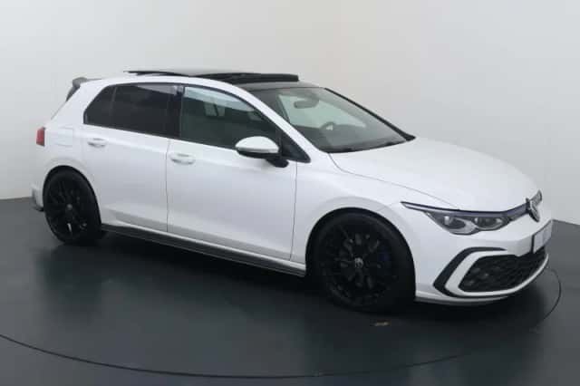 Volkswagen Golf (2021) thumbnail 3