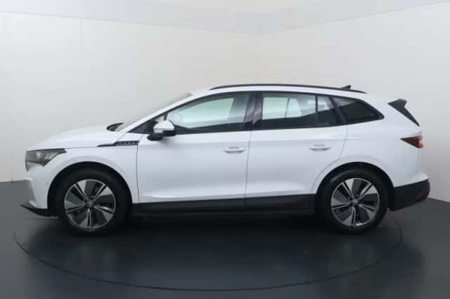 Škoda Enyaq (2022) thumbnail 2