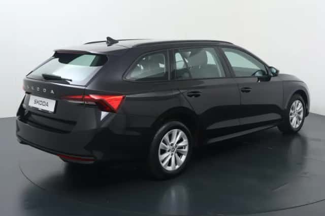 Škoda Octavia (2024) thumbnail 5