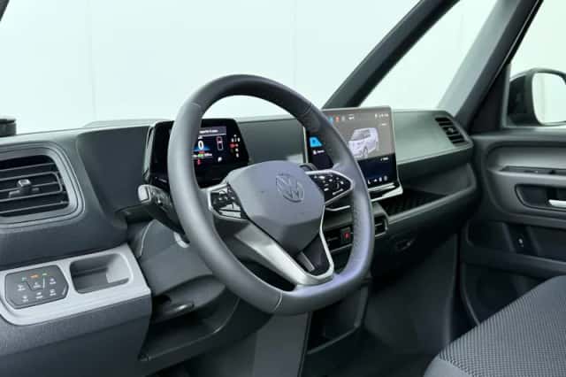 Volkswagen ID. Buzz (2025) thumbnail 6