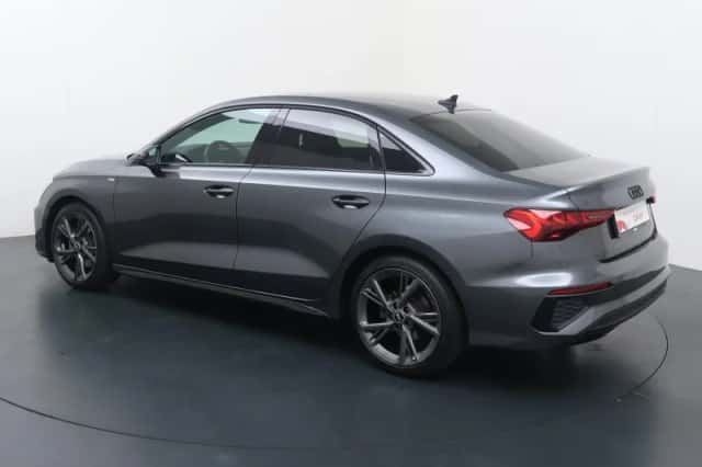 Audi A3 (2021) thumbnail 4