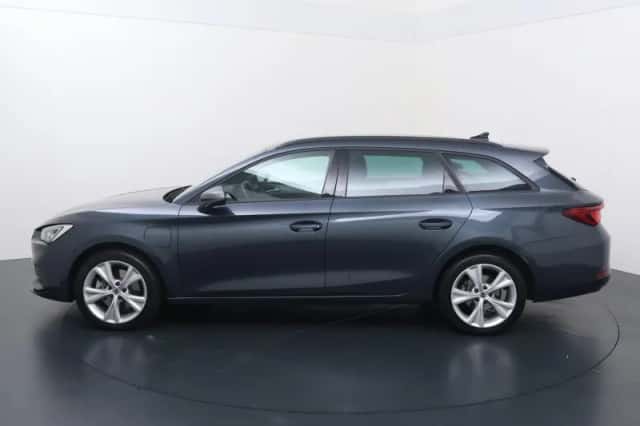 SEAT Leon Sportstourer (2024) thumbnail 2