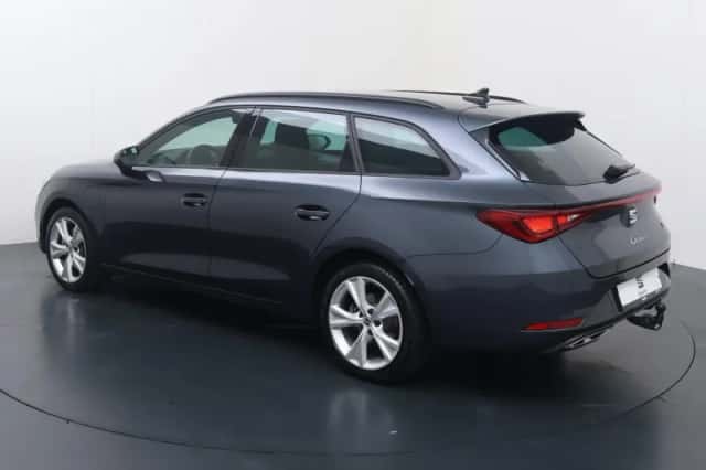 SEAT Leon Sportstourer (2024) thumbnail 4