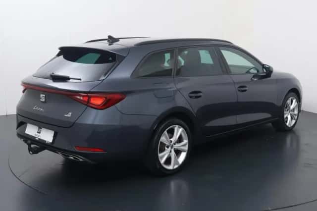 SEAT Leon Sportstourer (2024) thumbnail 5