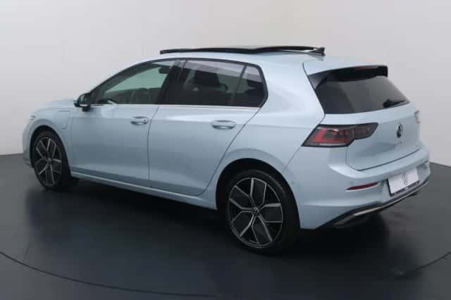 Volkswagen Golf (2026) thumbnail 4
