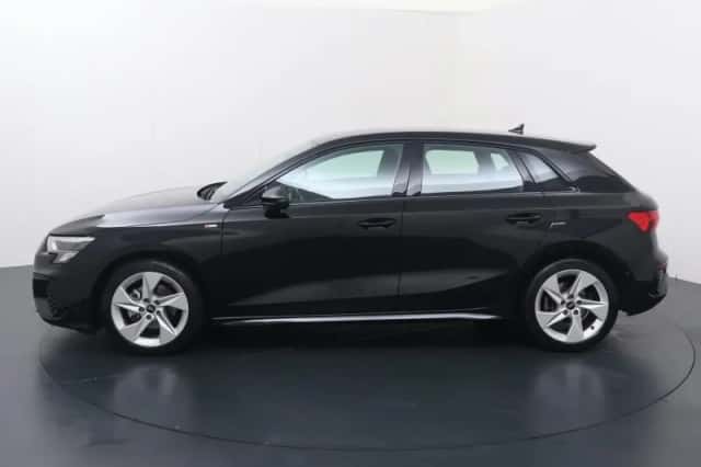 Audi A3 (2022) thumbnail 2