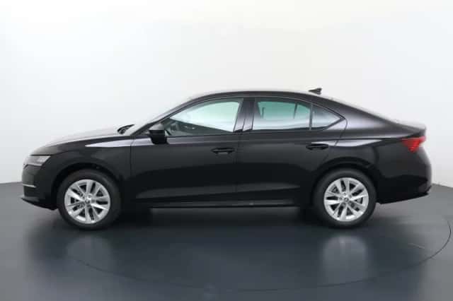 Škoda Octavia (2025) thumbnail 2