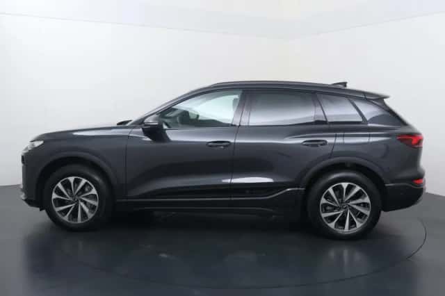 Audi Q6 e-tron (2025) thumbnail 2