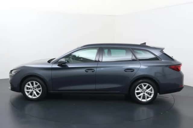 SEAT Leon Sportstourer (2022) thumbnail 2