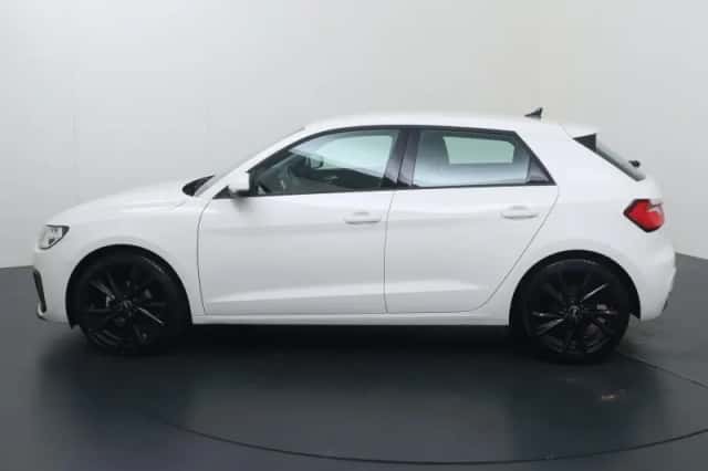 Audi A1 (2024) thumbnail 2