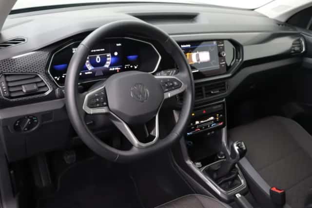 Volkswagen T-Cross (2023) thumbnail 4