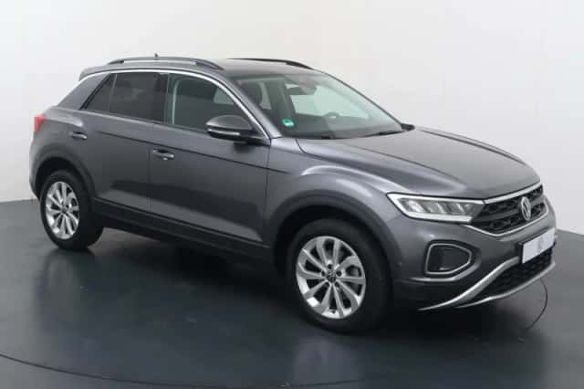 Volkswagen T-Roc (2024) thumbnail 3
