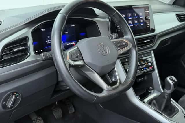 Volkswagen T-Roc (2024) thumbnail 6