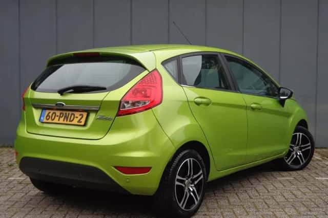Ford Fiesta (2011) thumbnail 3