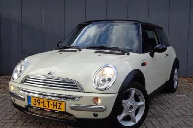 MINI Cooper (2003) thumbnail 1