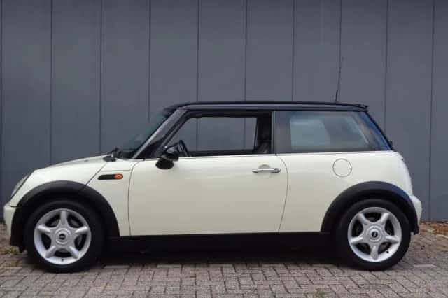 MINI Cooper (2003) thumbnail 5