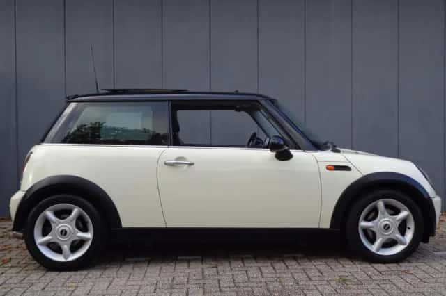 MINI Cooper (2003) thumbnail 6