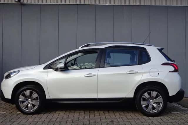 Peugeot 2008 (2018) thumbnail 5