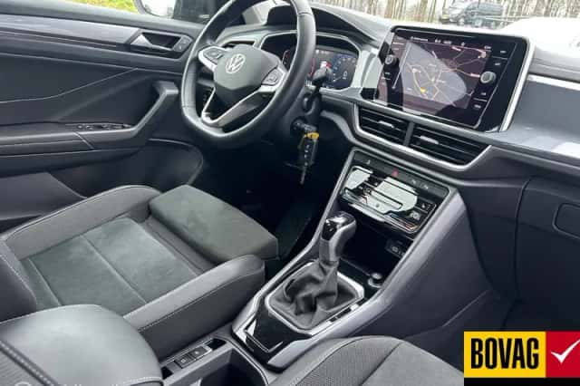 Volkswagen T-Roc (2023) thumbnail 6