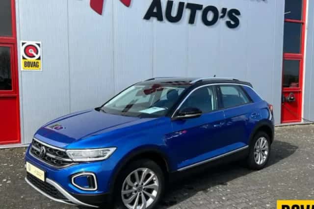 Volkswagen T-Roc (2022) thumbnail 1