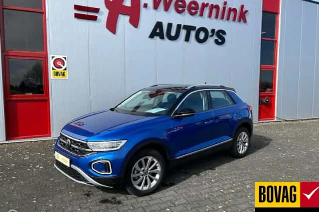 Volkswagen T-Roc (2022) thumbnail 2