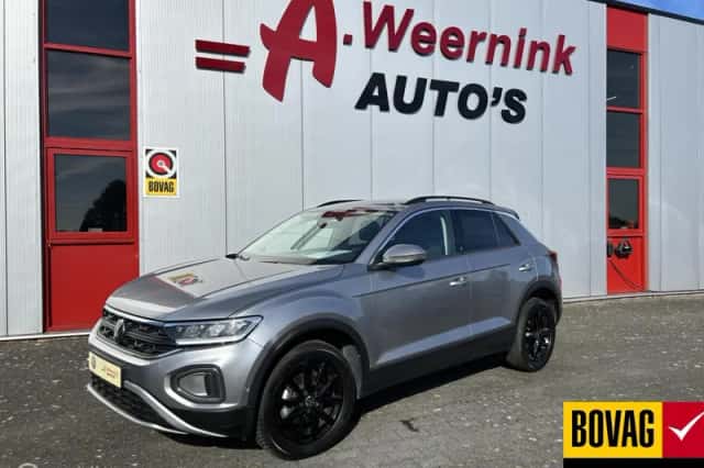 Volkswagen T-Roc (2024) thumbnail 5