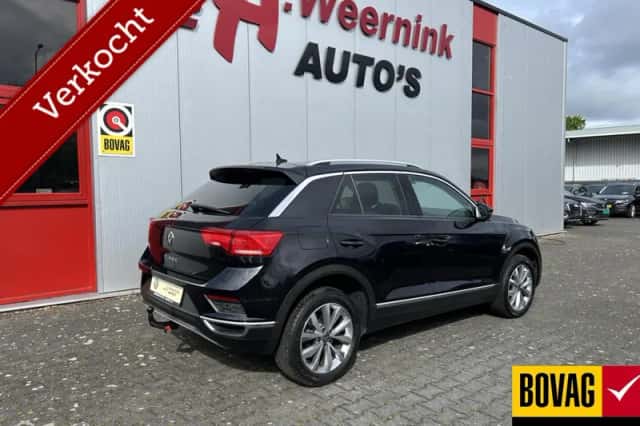 Volkswagen T-Roc (2021) thumbnail 3