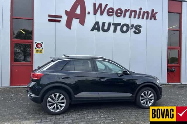 Volkswagen T-Roc (2021) thumbnail 5
